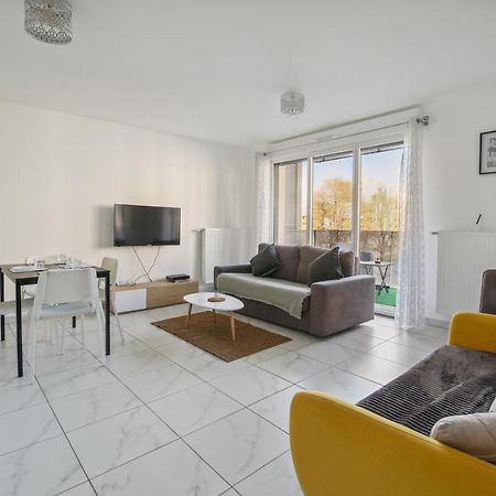 Chic Apart With Balcony Near Paris Apartman Ivry-sur-Seine Kültér fotó