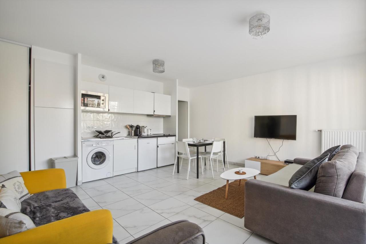 Chic Apart With Balcony Near Paris Apartman Ivry-sur-Seine Kültér fotó