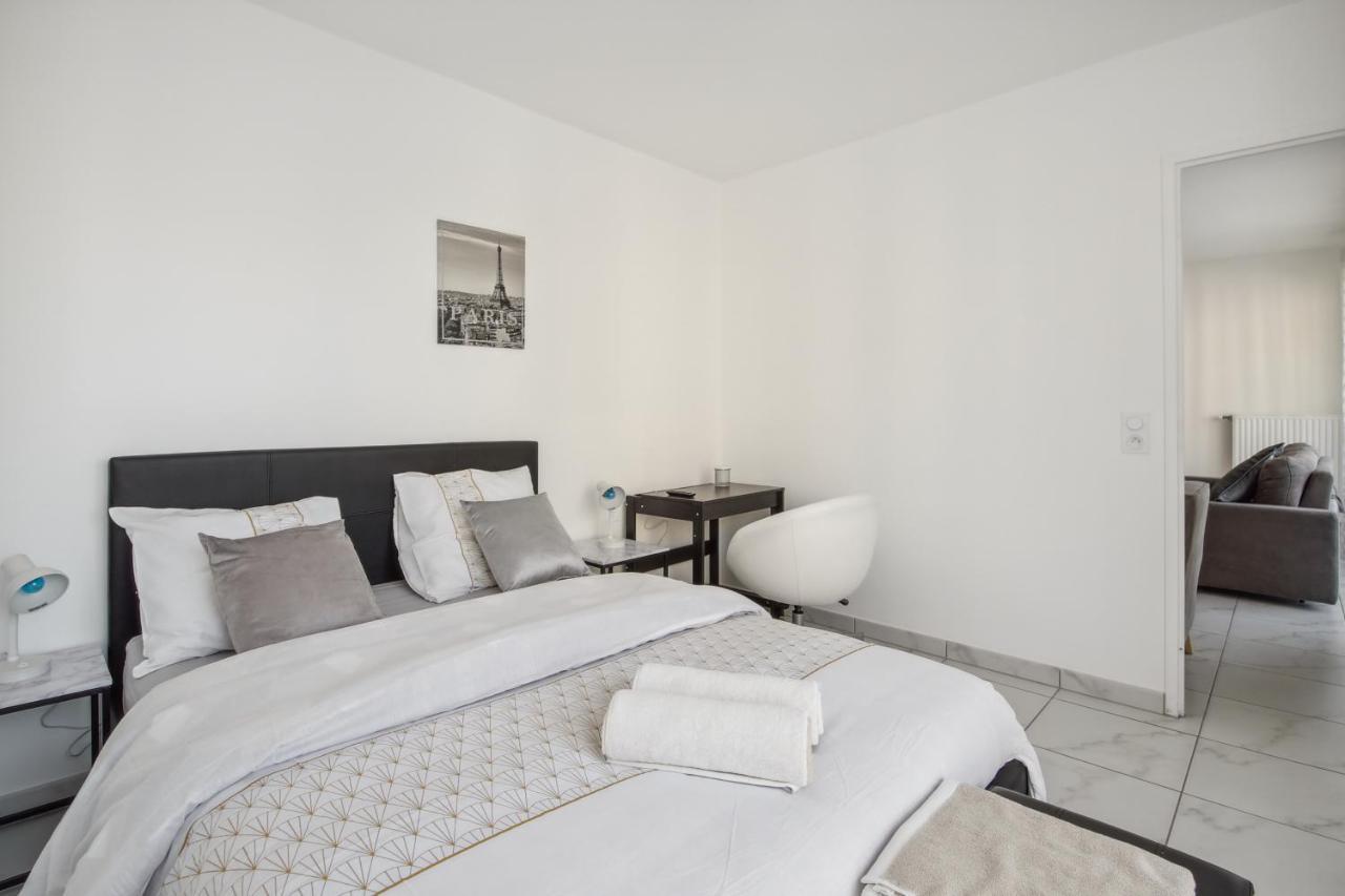 Chic Apart With Balcony Near Paris Apartman Ivry-sur-Seine Kültér fotó